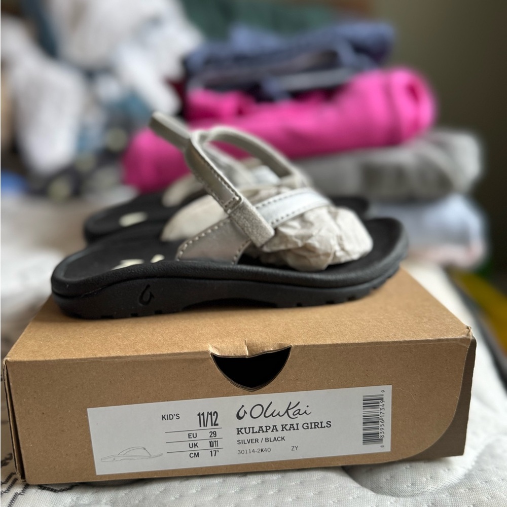 OluKai Kids Silver and Black Sandals - Picture 2 of 2